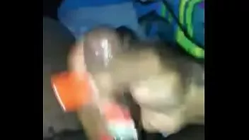 Играть Заставил моего пасынка кончить, пока его отца не было