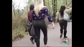 Reproduzir Puta loira cândida com bunda grande e amiga puta seguiu
