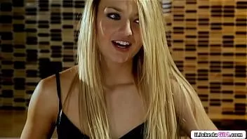 play Ilickedagirl.com - adolescente lesbica che affronta la sua migliore amica asiatica