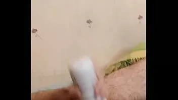 Jouer Ma bite en jouet. elle fait des bruits étranges. passé 1