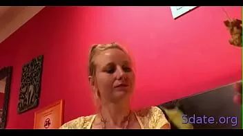 Riproduci La fantastica kiki del miele sembra essere una troia con un tale pompino