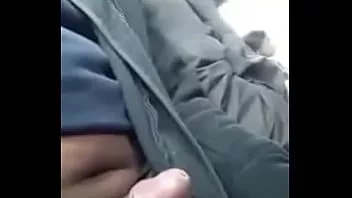 تشغيل جلس وامض قضيبي الأسود في الحافلة بجانب الراكب 2