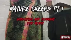 play BBW Ebony Milf становится хардкорным стучащим по лестнице