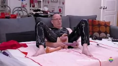 Odtwórz Dojrzały brytyjski człowiek Mike Essex's Anal Dildo Adventure wibrator