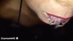 Reproducir La sexy hermanastra Susy me da una mamada descuidada y toma una corrida en su boca