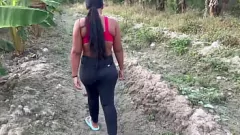 play Curvy Latina Teen ha un incontro di foresta hardcore con concierge con condominio caldo