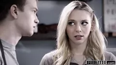 Odtwórz Ostra przygoda z seksem publicznym Lily Larimar: Prawie przyłapana na robieniu loda i lizaniu cipki w ruchliwej kawiarni