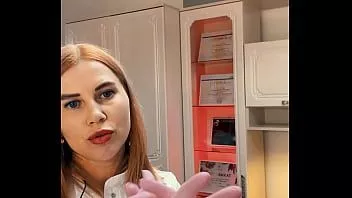Играть Sugarnadya натирает воском великолепную киску своей подруги