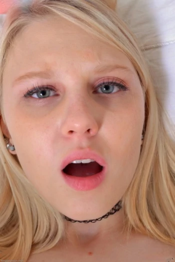 Actrita Lily Rader