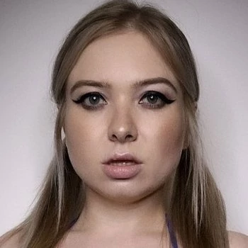 Star du porno Kaiia Eve